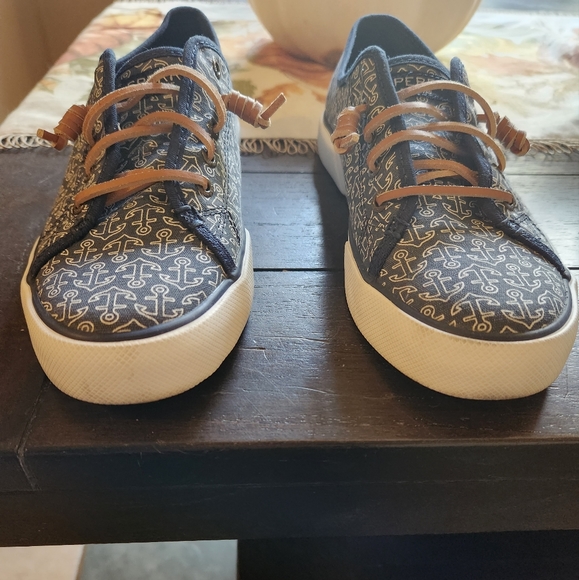 Sperry navy&white Anchor shoes. - Picture 4 of 6